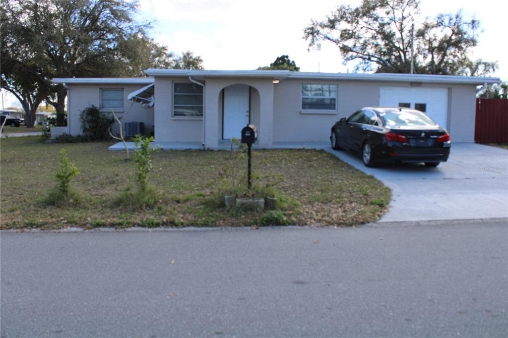 10512 121ST AVENUE LARGO, FL 33773