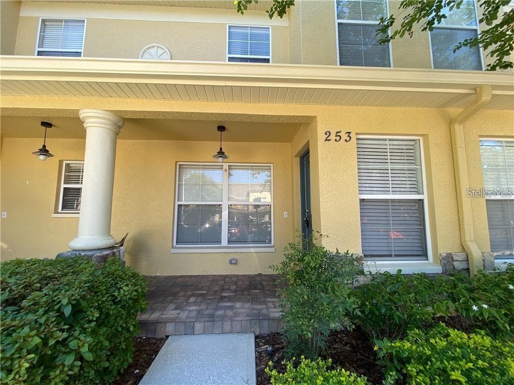 253 CASTLEKEEPER PLACE VALRICO, FL 33594