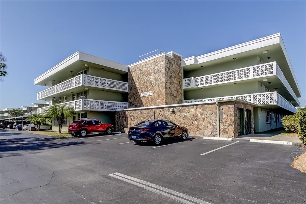 4890 BAY STREET NE UNIT 231
