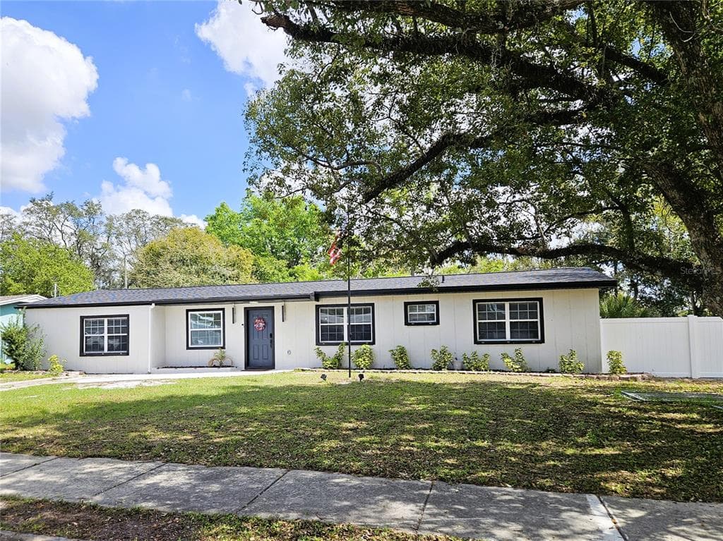 8711 N WICK PLACE TAMPA, FL 33604