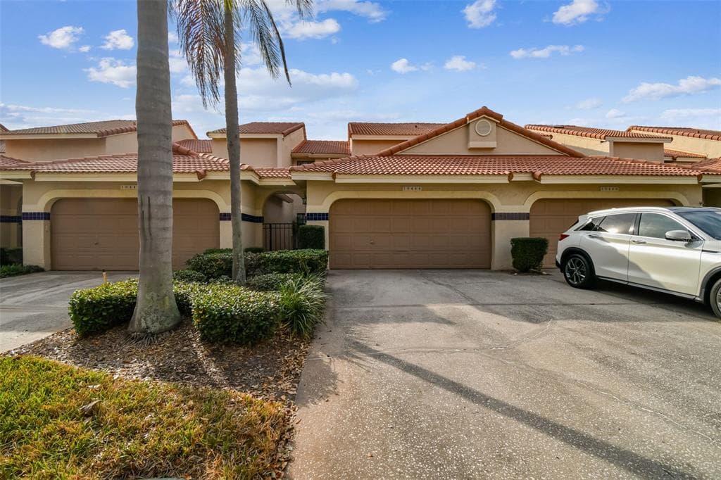 10444 SAINT TROPEZ PLACE TAMPA, FL 33615