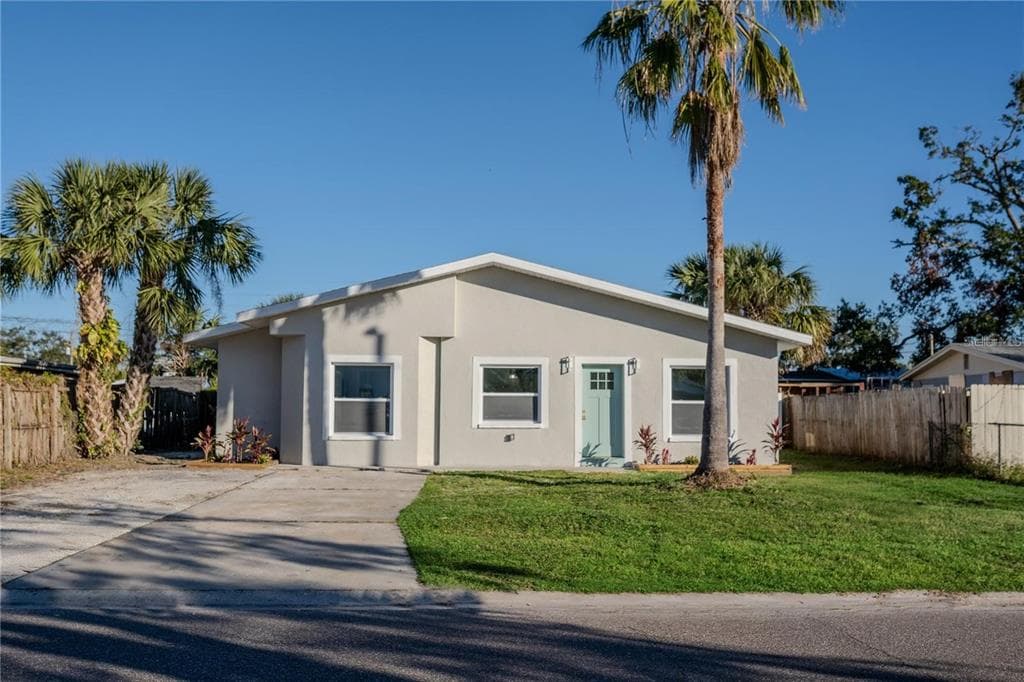 5516 GOLDEN DRIVE TAMPA, FL 33634