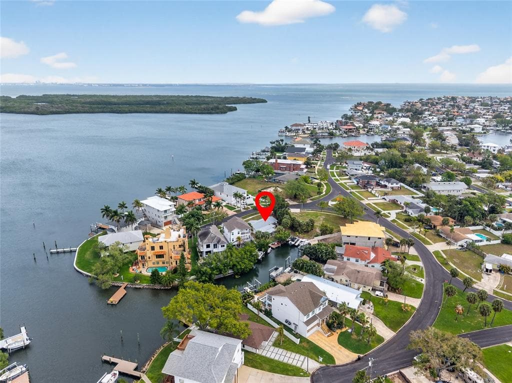 1809 BAYOU GRANDE BOULEVARD NE ST PETERSBURG, FL 33703