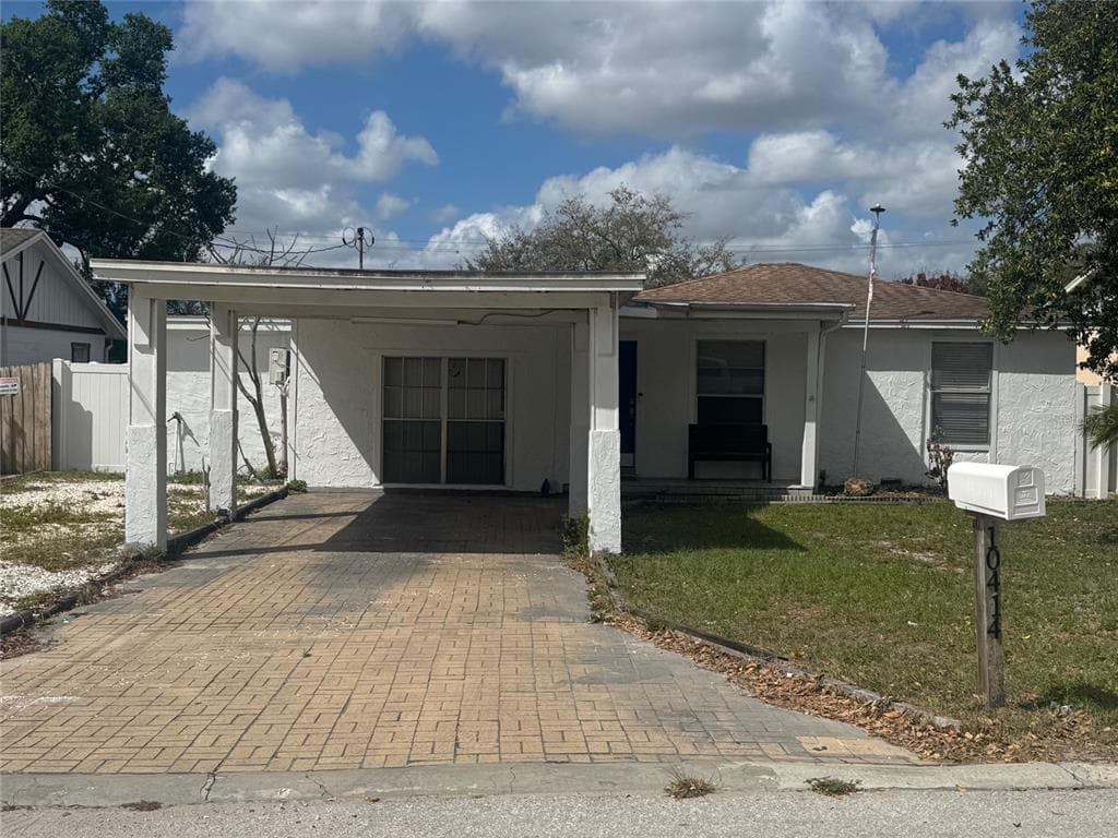 10414 N HARTTS DRIVE TAMPA, FL 33617