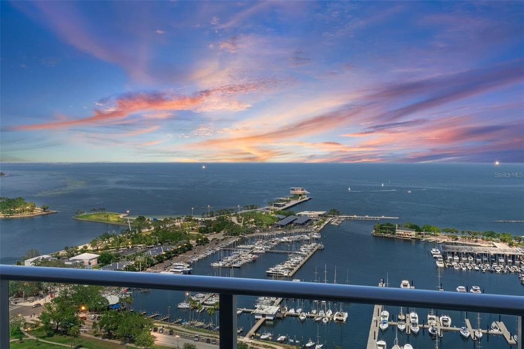 100 1ST AVENUE N UNIT 2703 ST PETERSBURG, FL 33701