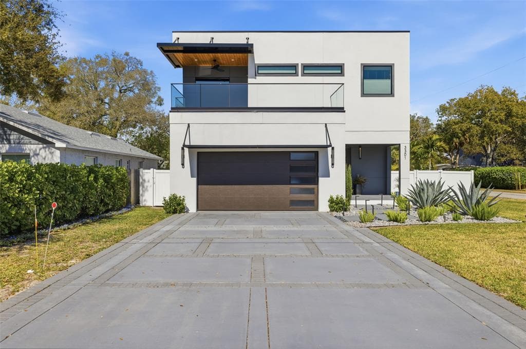 3301 W PAUL AVENUE TAMPA, FL 33611
