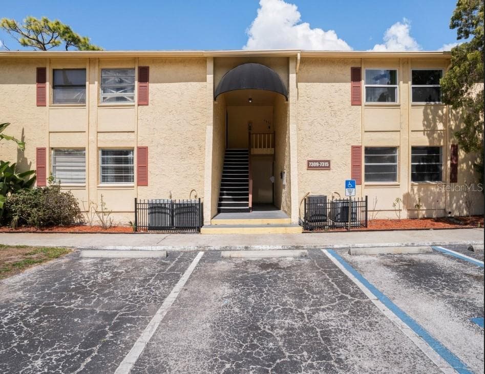 7313 ABONADO ROAD UNIT 7313 TAMPA, FL 33615