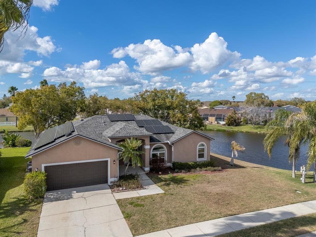 835 CHRISTINA CIRCLE OLDSMAR, FL 34677
