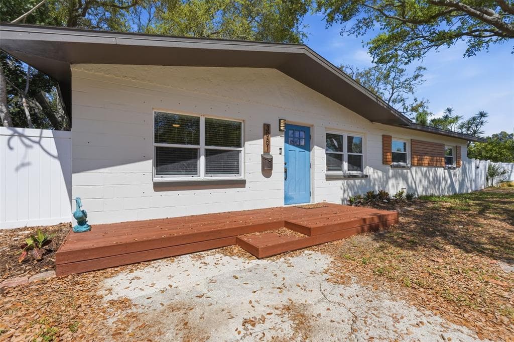 3951 PORPOISE DRIVE SE ST PETERSBURG, FL 33705