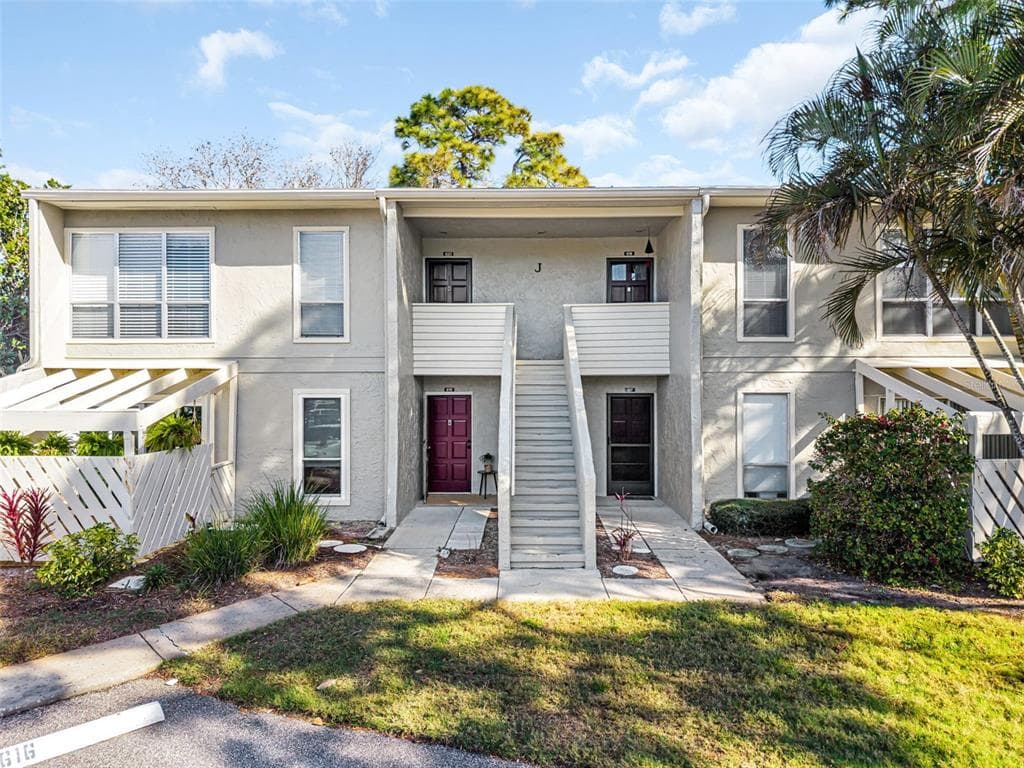 617 WINDRUSH BAY DRIVE UNIT 617 TARPON SPRINGS, FL 34689