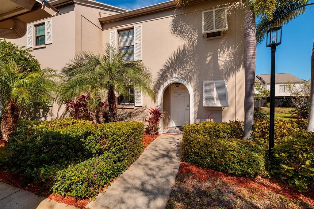 2480 PELICAN COURT UNIT 103R CLEARWATER, FL 33762