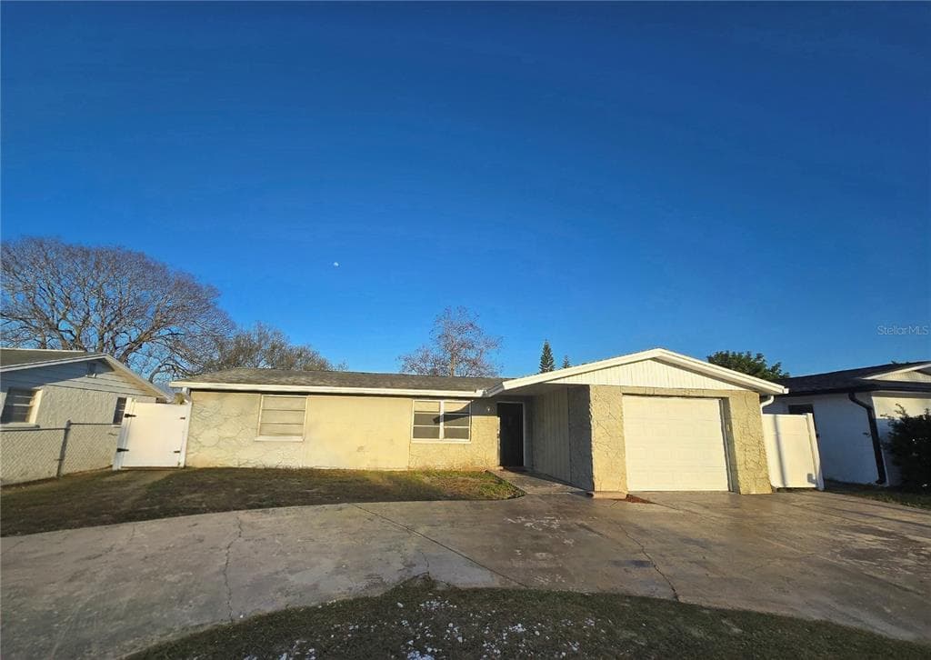 9240 STERLING LANE PORT RICHEY, FL 34668