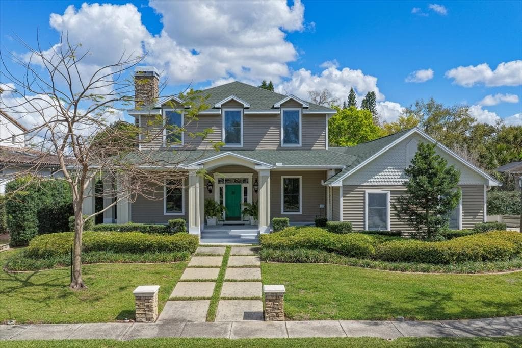 707 LANSDEN COURT