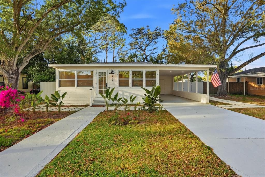 4631 QUEENSBORO AVENUE S ST PETERSBURG, FL 33711