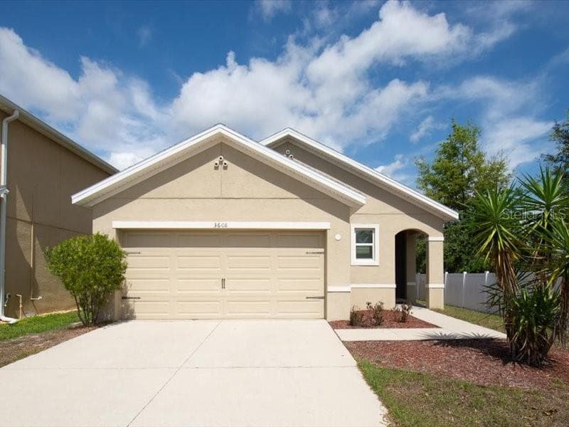 3608 DIAMOND LEAF COURT VALRICO, FL 33594