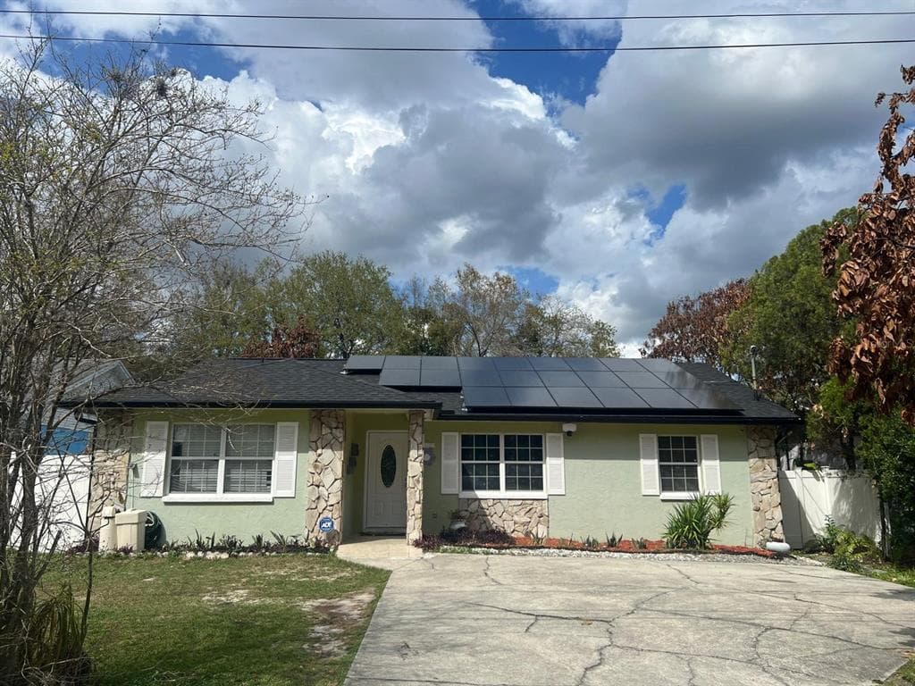 4912 E SERENA DRIVE TAMPA, FL 33617