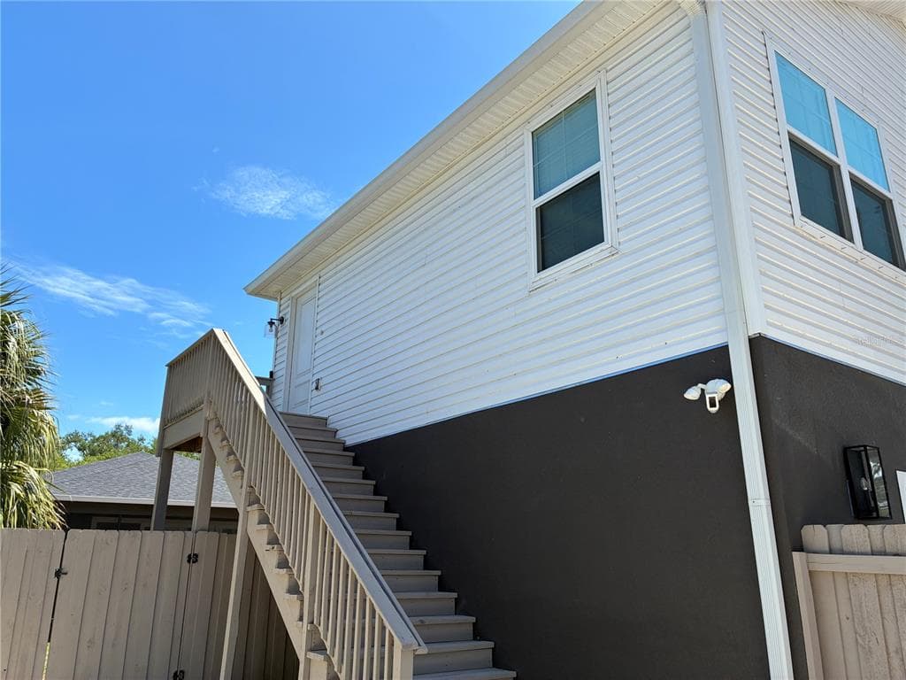 2651 1/2 BAYSIDE DRIVE S ST PETERSBURG, FL 33705