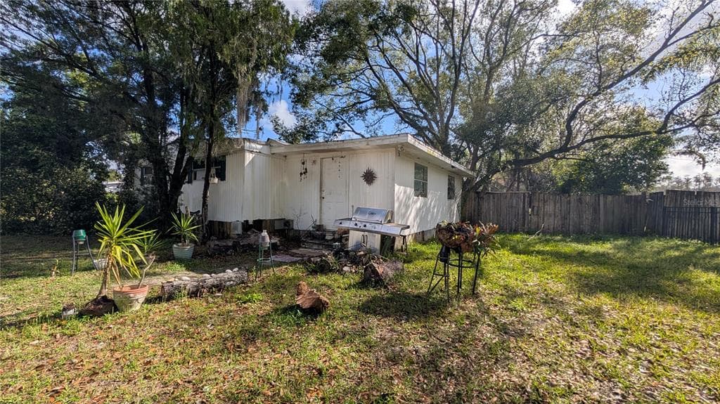 1960 ANDREWS LOOP LUTZ, FL 33558