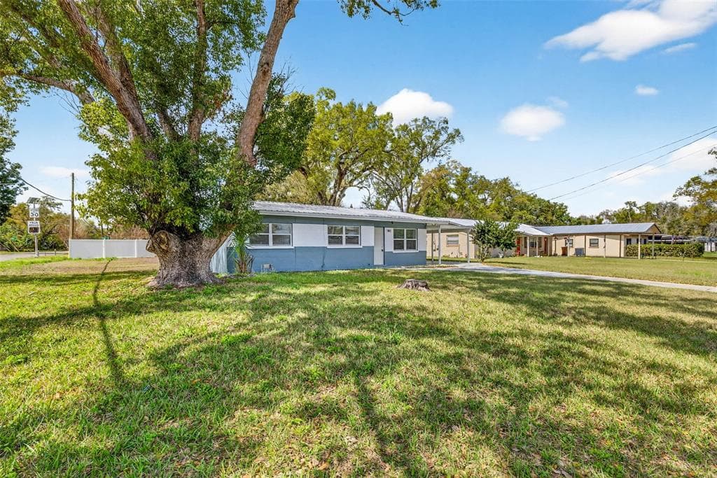 901 N NANCY TERRACE PLANT CITY, FL 33563
