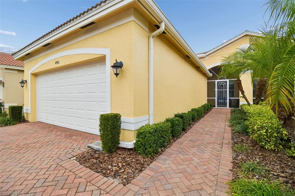 4940 MARBLE SPRINGS CIRCLE WIMAUMA, FL 33598