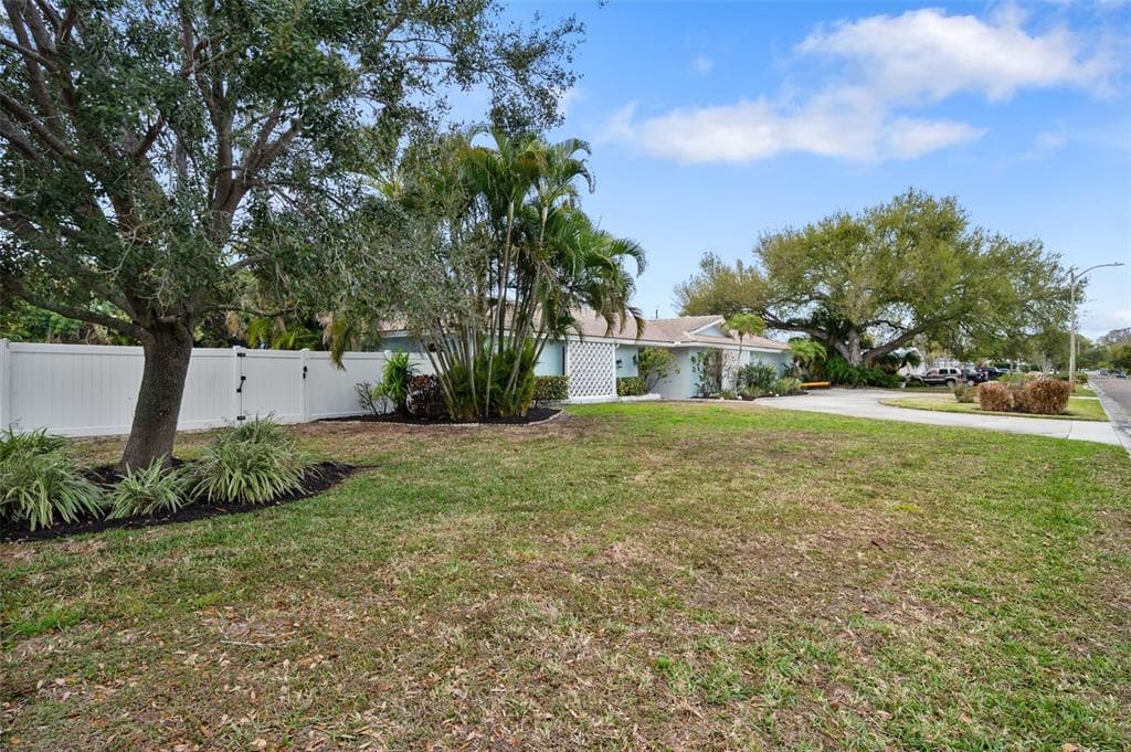 4179 38TH WAY S ST PETERSBURG, FL 33711