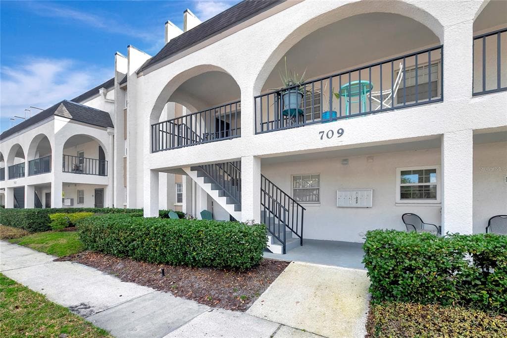 709 RUSSELL LANE UNIT C221 BRANDON, FL 33510