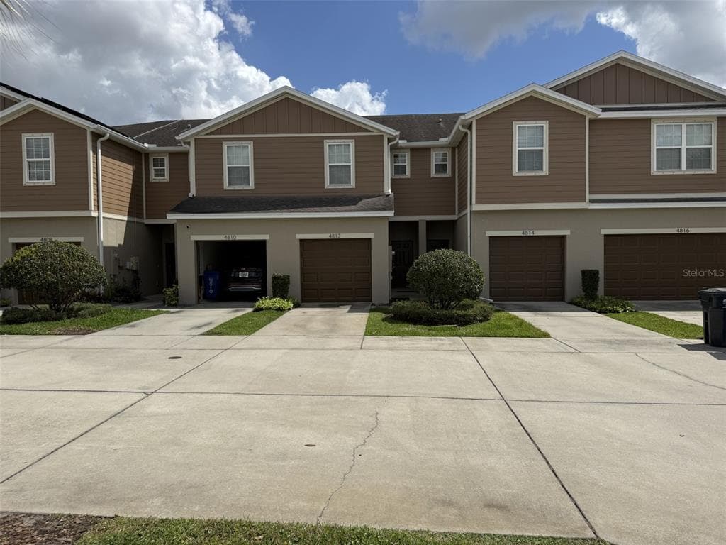 4812 WHITE SANDERLING COURT