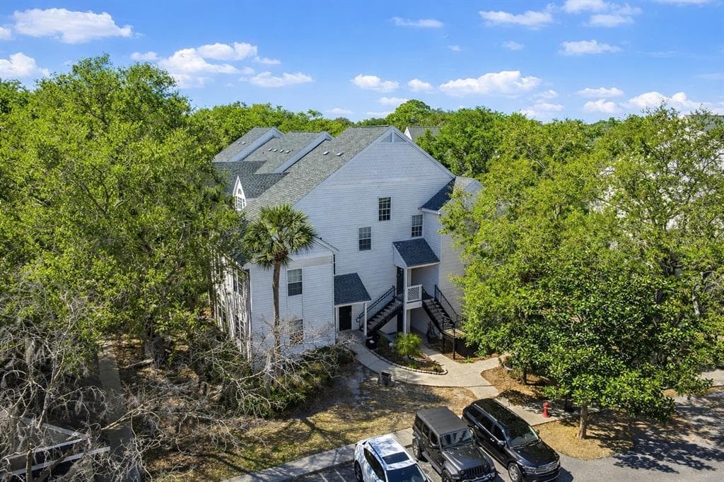 3274 HAVILAND COURT UNIT 204 PALM HARBOR, FL 34684