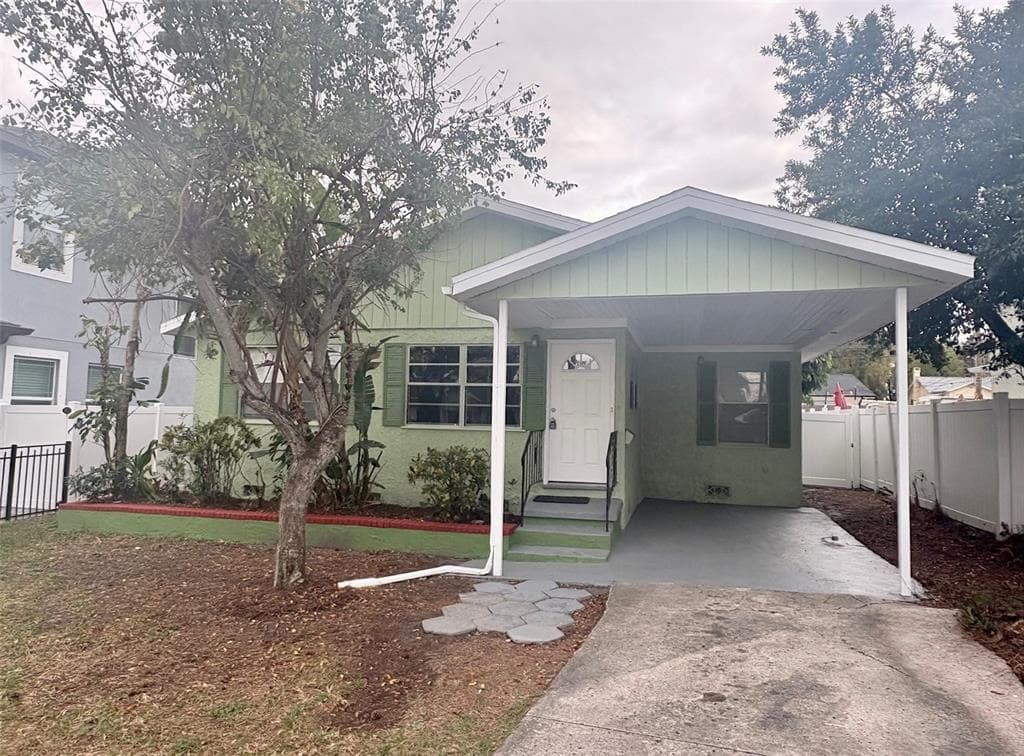 534 33RD AVENUE N ST PETERSBURG, FL 33704