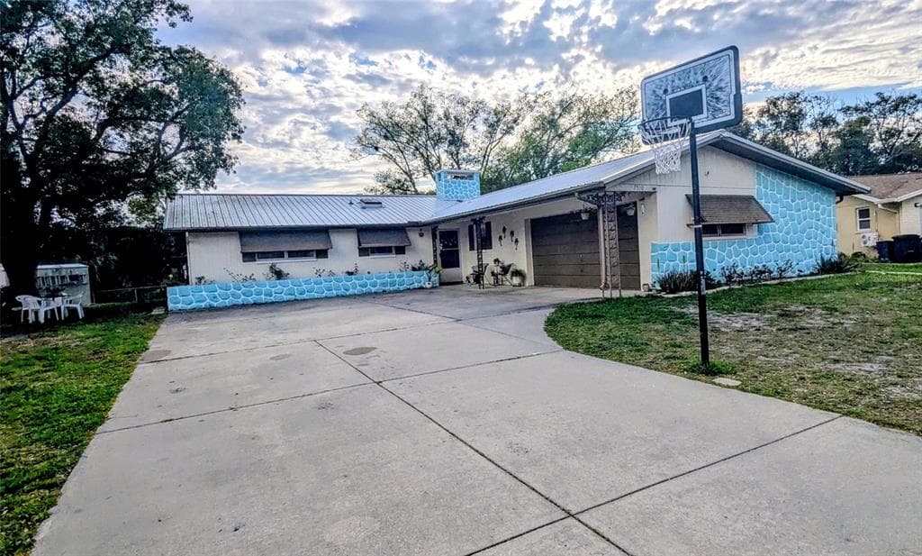 7510 PINEAPPLE LANE PORT RICHEY, FL 34668