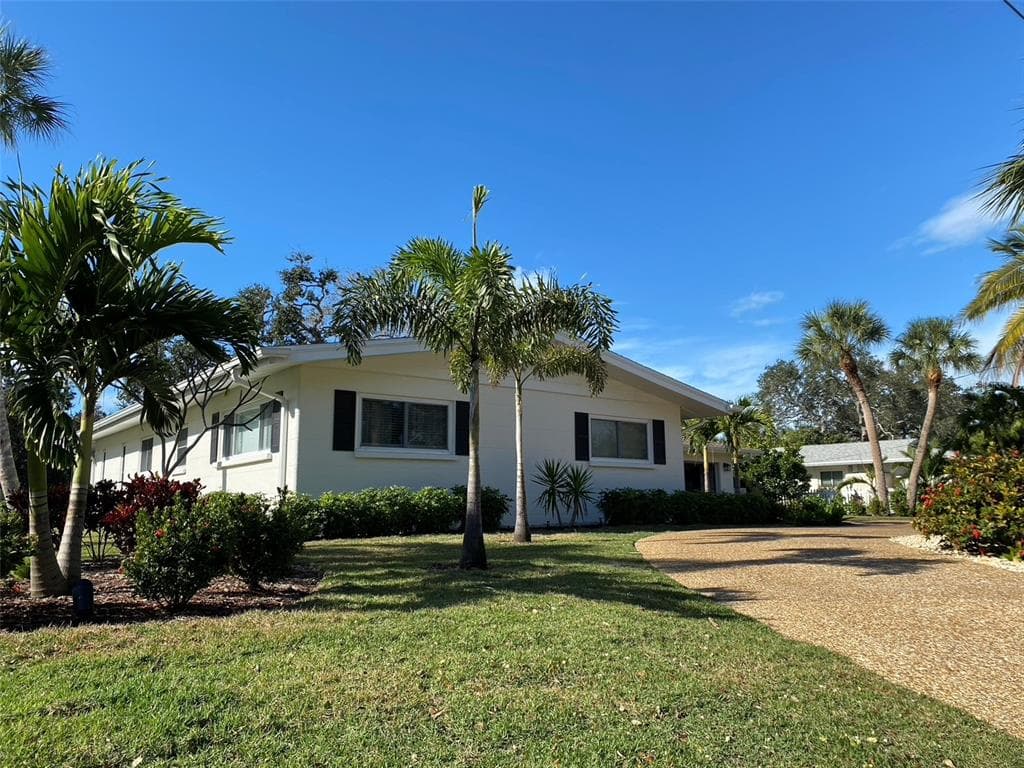 814 PARADISE WAY SARASOTA, FL 34242