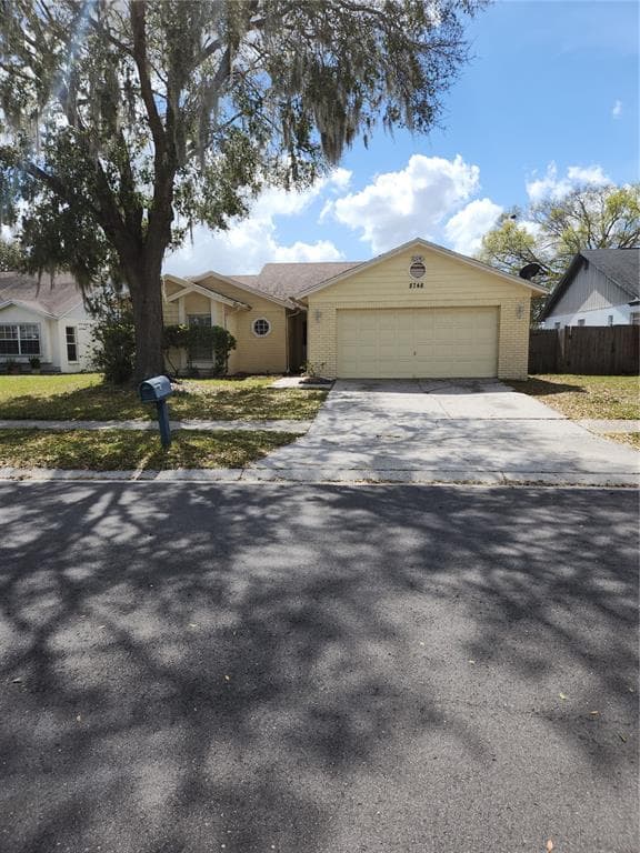 8748 HAMPDEN DRIVE TAMPA, FL 33626