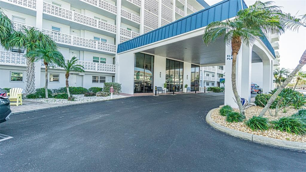 7 ELGIN PLACE UNIT 301