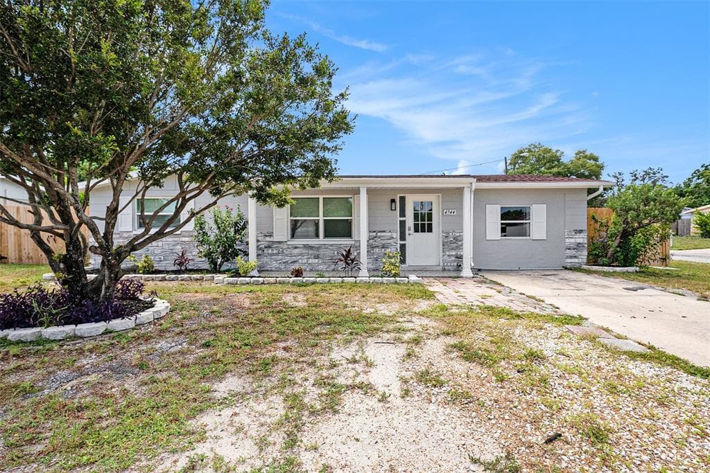 4744 GUARDIAN AVE HOLIDAY, FL 34690