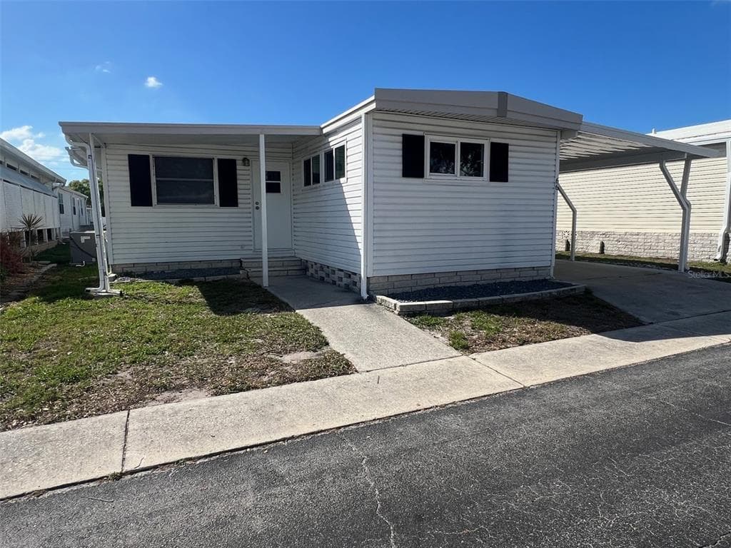 66 THATCH PALM STREET W LARGO, FL 33770
