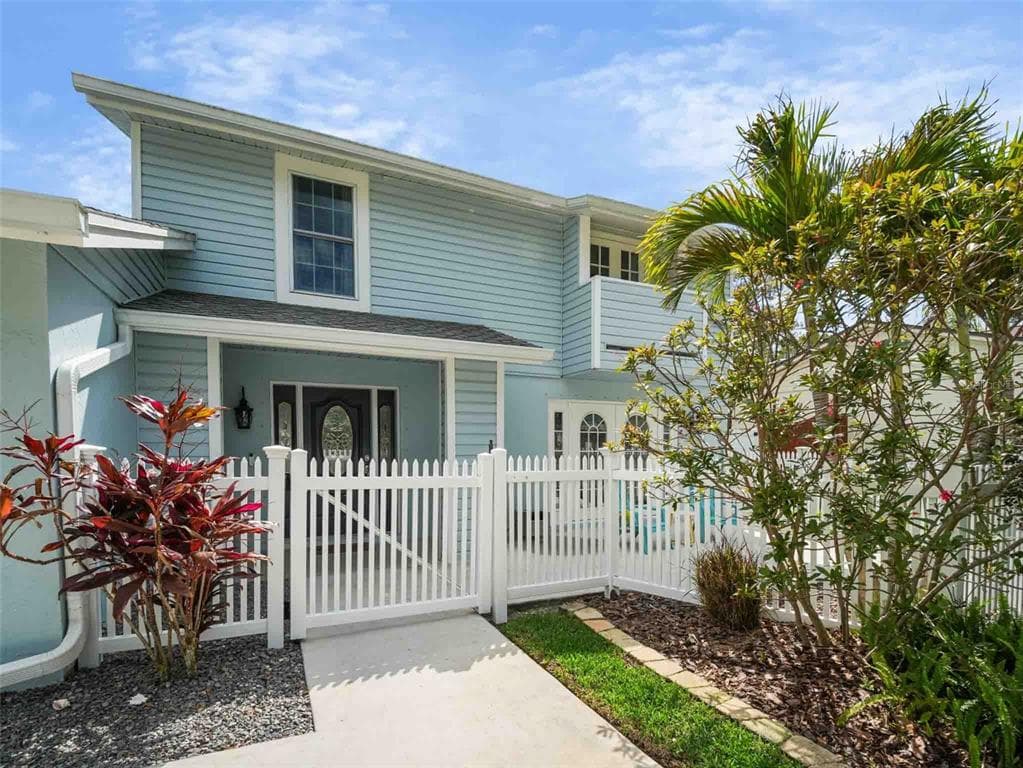 4104 DELLBROOK DRIVE TAMPA, FL 33624