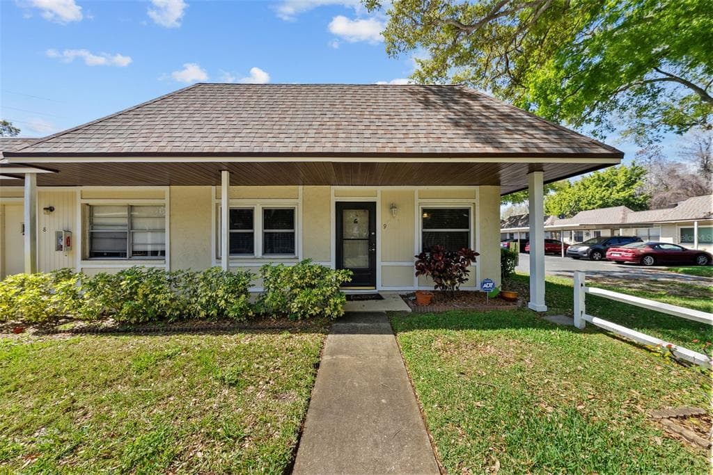 2367 MABEN CIRCLE UNIT P9 PALM HARBOR, FL 34683