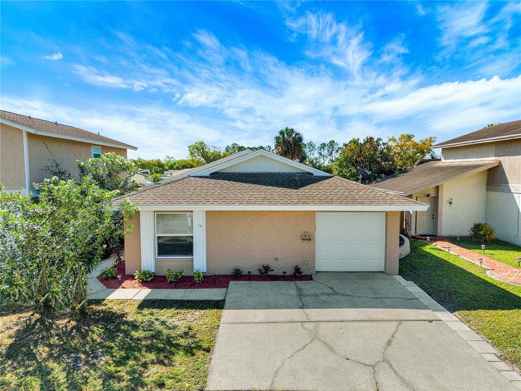 10320 FERNBROOK LANE TAMPA, FL 33624