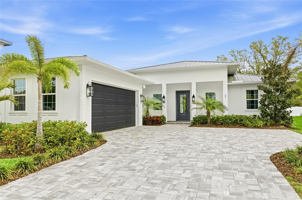 201 S SHADE AVENUE