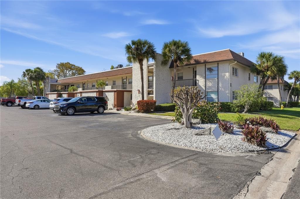 2750 E BAY DRIVE UNIT 14E LARGO, FL 33771