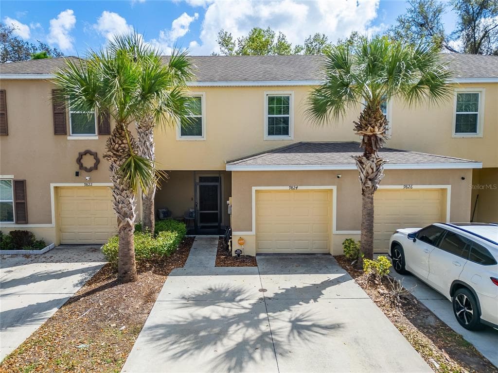 9824 HOUND CHASE DRIVE GIBSONTON, FL 33534