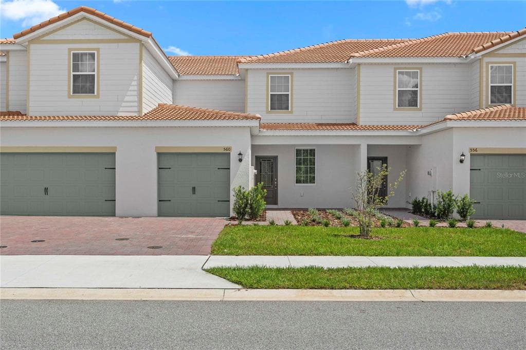 560 BAY LEAF DRIVE POINCIANA, FL 34759