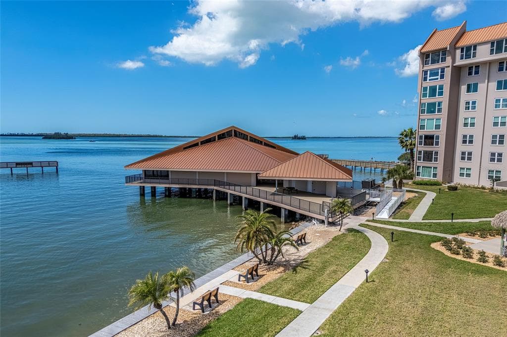 620 EDGEWATER DRIVES UNIT 103 DUNEDIN, FL 34698