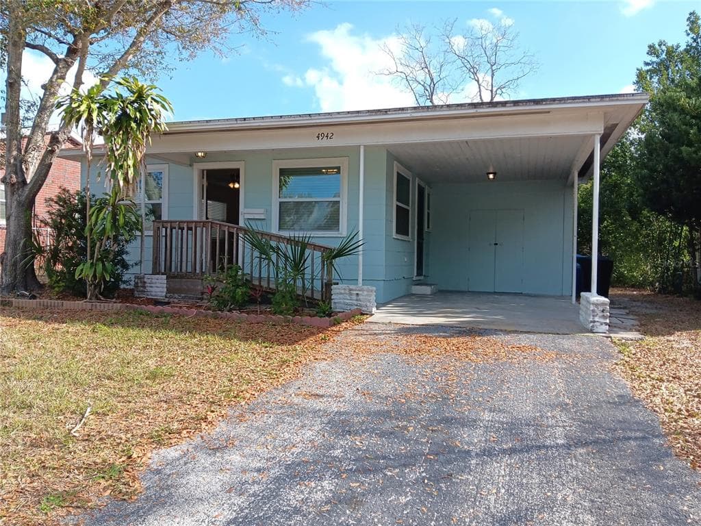 4942 OXFORD AVENUE N ST PETERSBURG, FL 33710