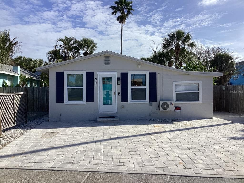 13121 4TH STREET E UNIT 2 MADEIRA BEACH, FL 33708
