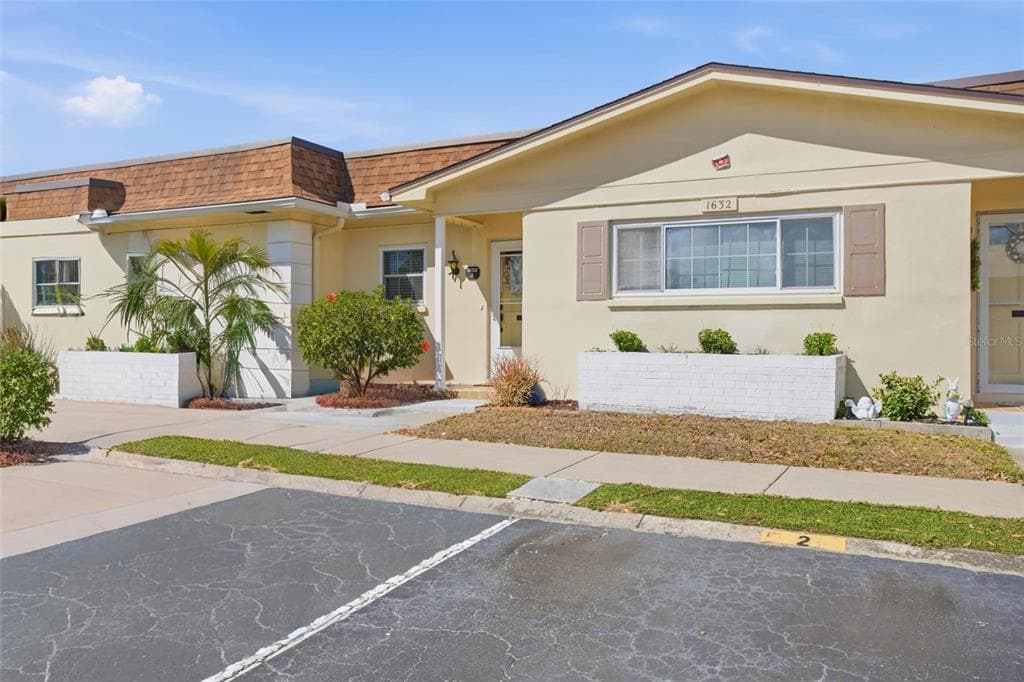 1632 S LAKE AVENUE UNIT 3 CLEARWATER, FL 33756