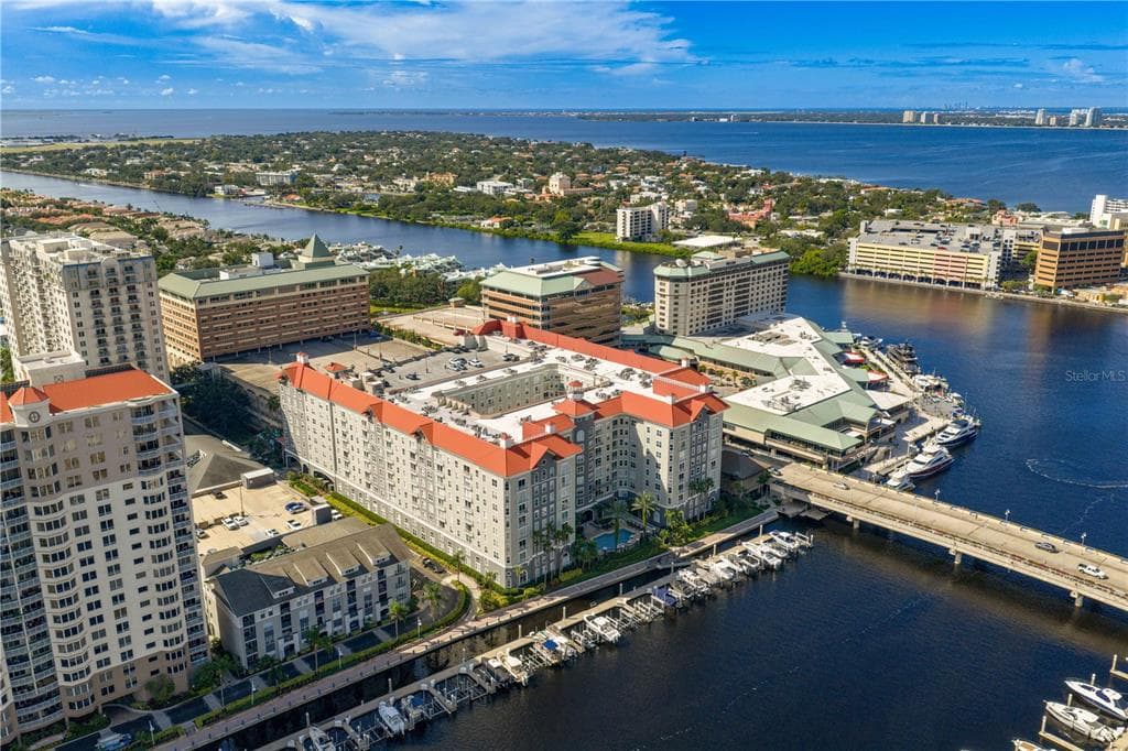 700 S HARBOUR ISLAND BOULEVARD UNIT 204 TAMPA, FL 33602