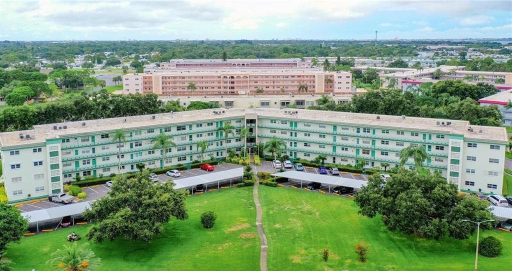 5725 80TH STREET N UNIT 114 ST PETERSBURG, FL 33709