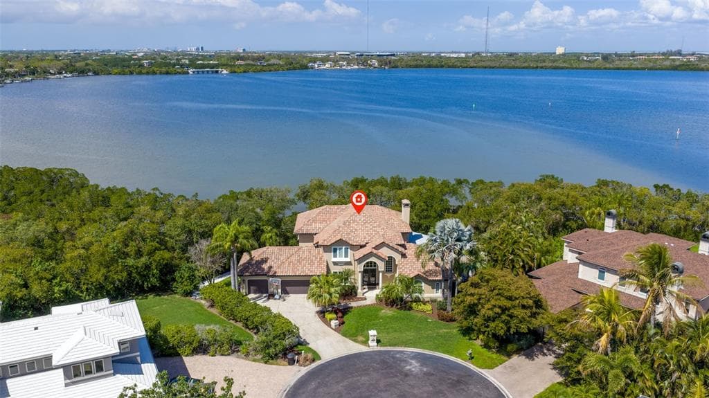 1285 GASPARILLA DRIVE NE ST PETERSBURG, FL 33702