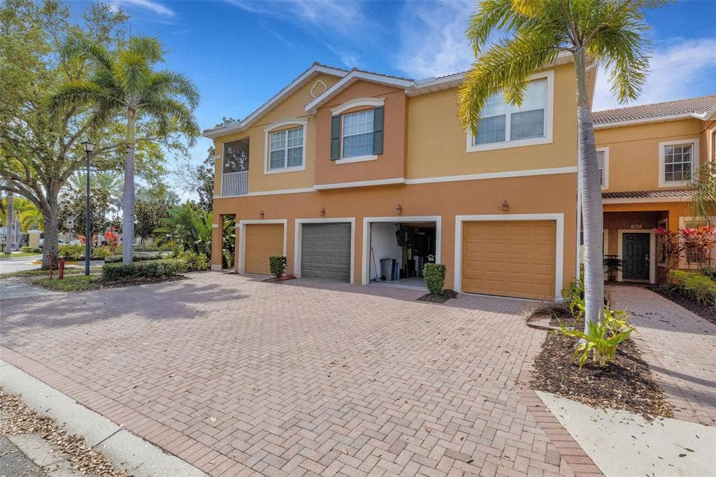 8059 LIMESTONE LANE UNIT 16-101 SARASOTA, FL 34233